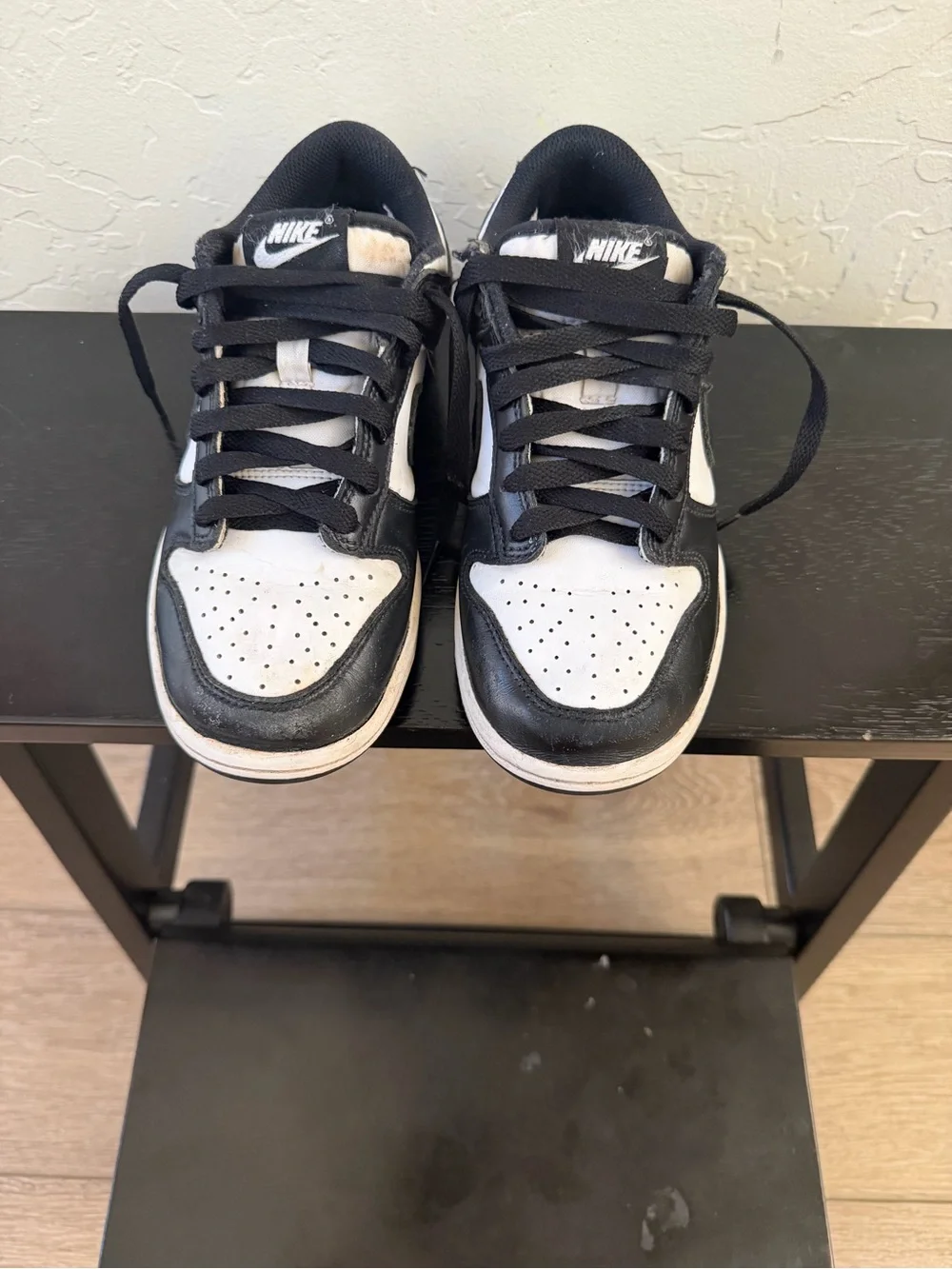 Youth Nike Low-Top Sneakers in Black and White Pandas